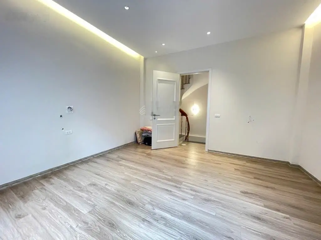 Bán nhà mới siêu đẹp Thụy Khuê, khách chỉ việc xách valy về ở. MT 4,5m 31m2 6 tầng