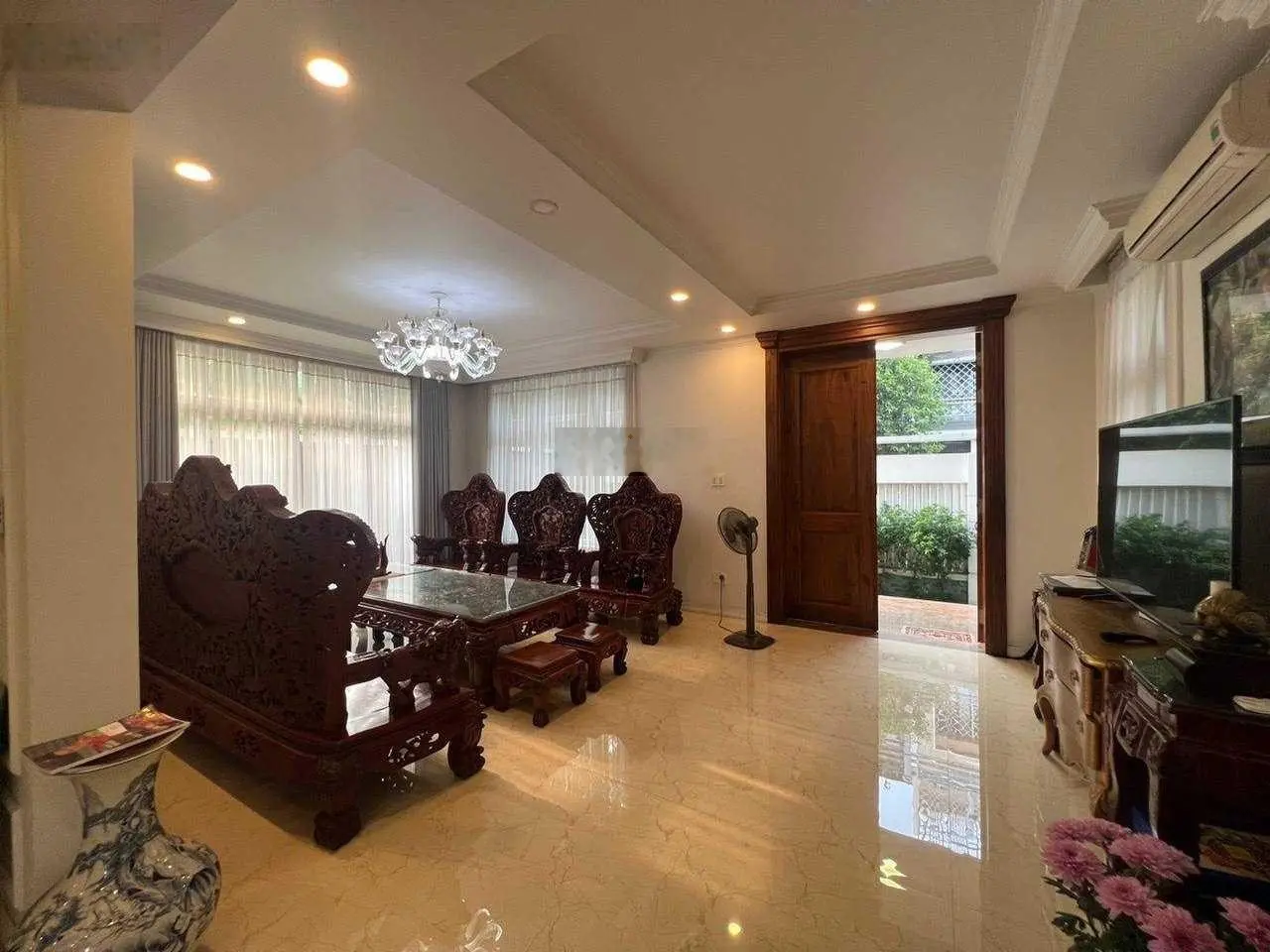 Bán biệt thự đẹp sang trọng - hoàn công đầy đủ - Khu Him Lam Q.2 - 12x21m hầm 3 tầng - 72 tỷ TL