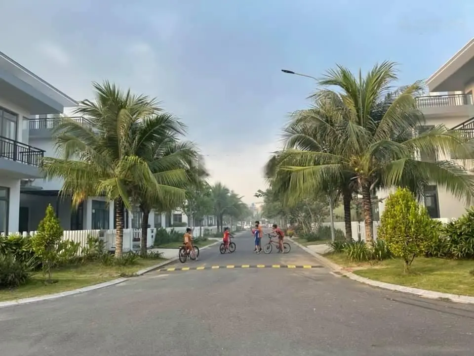 Nhà bán bella villa duc hoa so hong rieng nha moi ho tro ngan hang