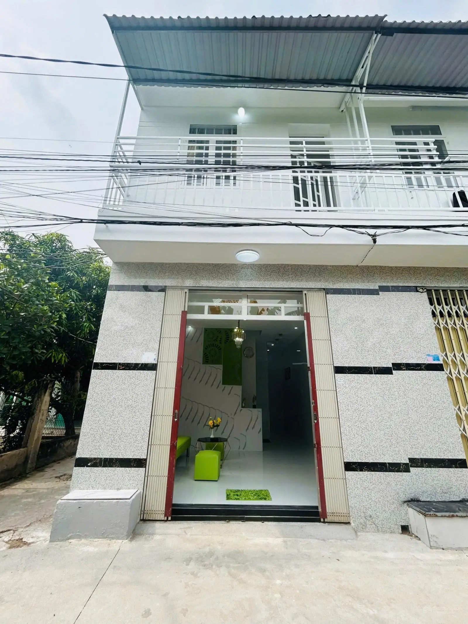 Nhà 2 mặt tiền đường ô tô giá chỉ 880tr ngay trung tâm thị trấn Cần Giuộc