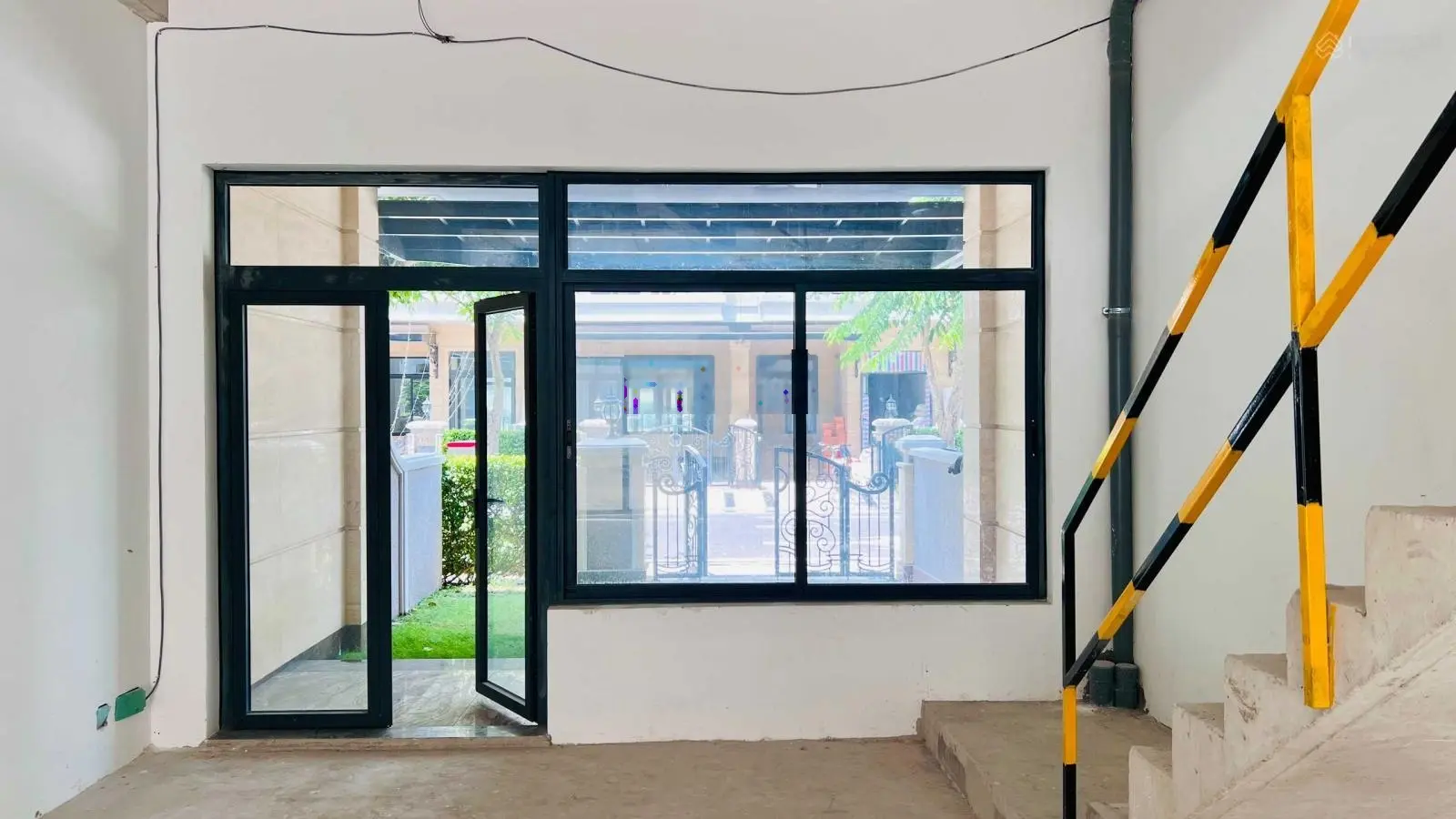 Nhà liền thổ Khang Điền sang trọng compound có sổ hồng giá gốc CDT giảm sốc 2,6 tỷ