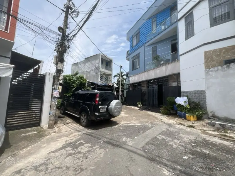 Nhà đẹp lung linh - đường số 10 Linh Trung - 55m2 1 trệt 2 lầu 4PN - giá 5.05 tỷ - xe hơi đậu cửa