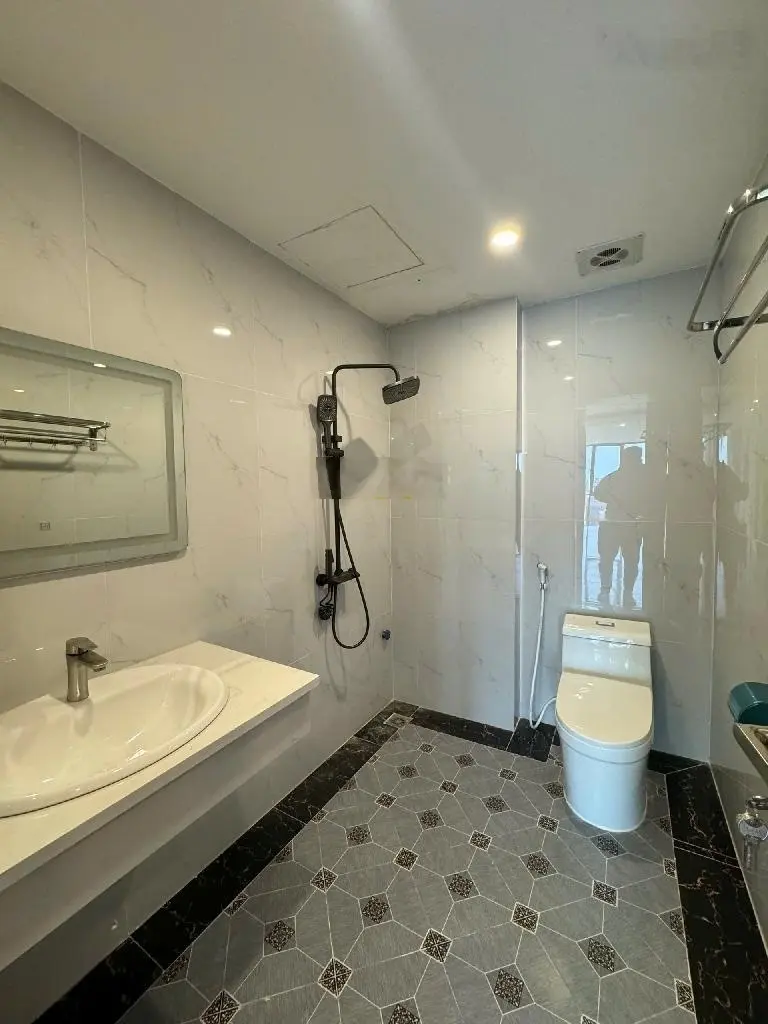 Bán NR 6PN, 5WC tại Đàm Quang Trung, Long Biên, Hà Nội, giá siêu hời chỉ với 16,5 tỷ