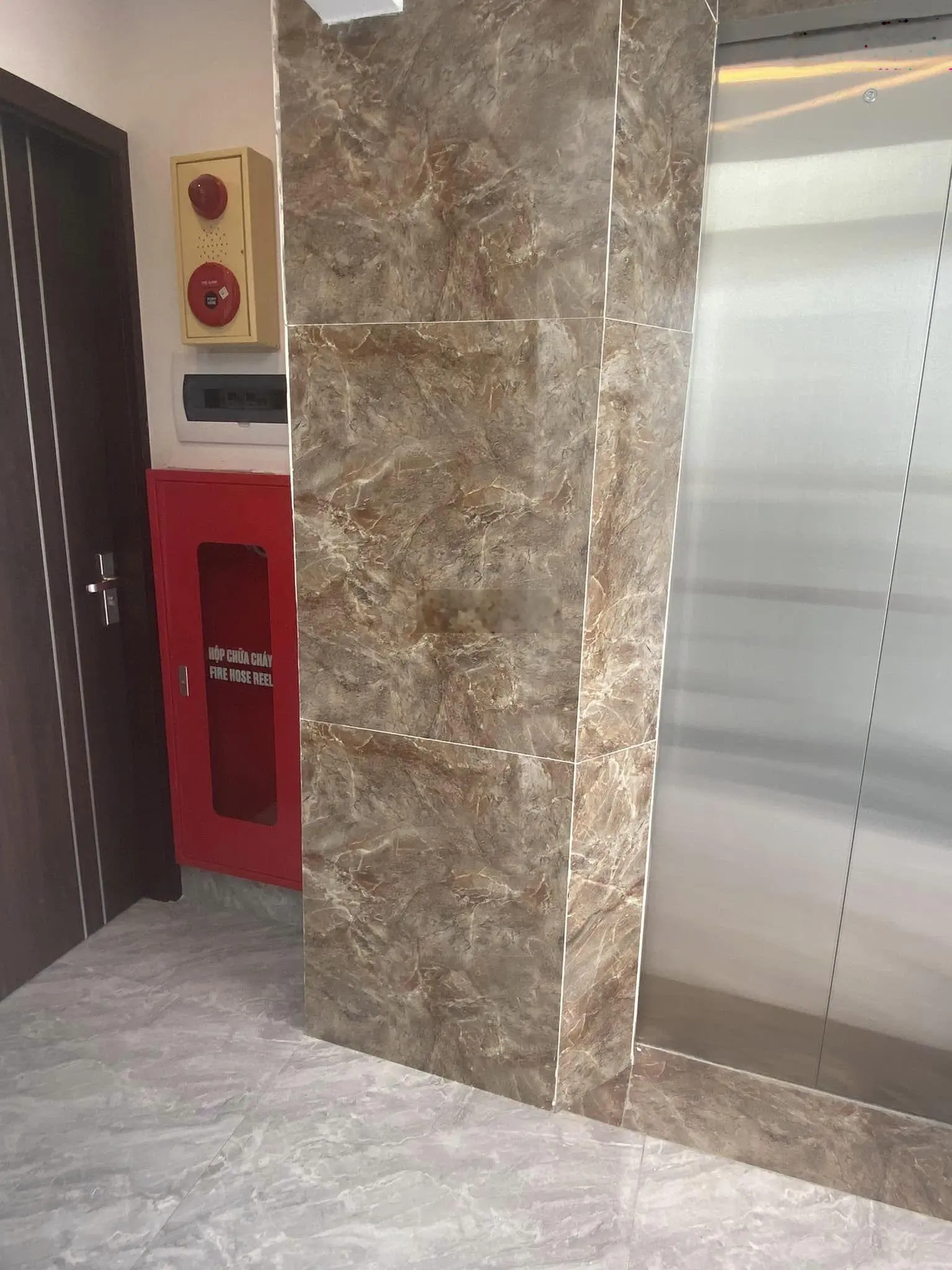 Bán gấp chung cư mini 95m2 7 tầng thang máy, mặt ngõ ô tô, pccc hiện đại nhất