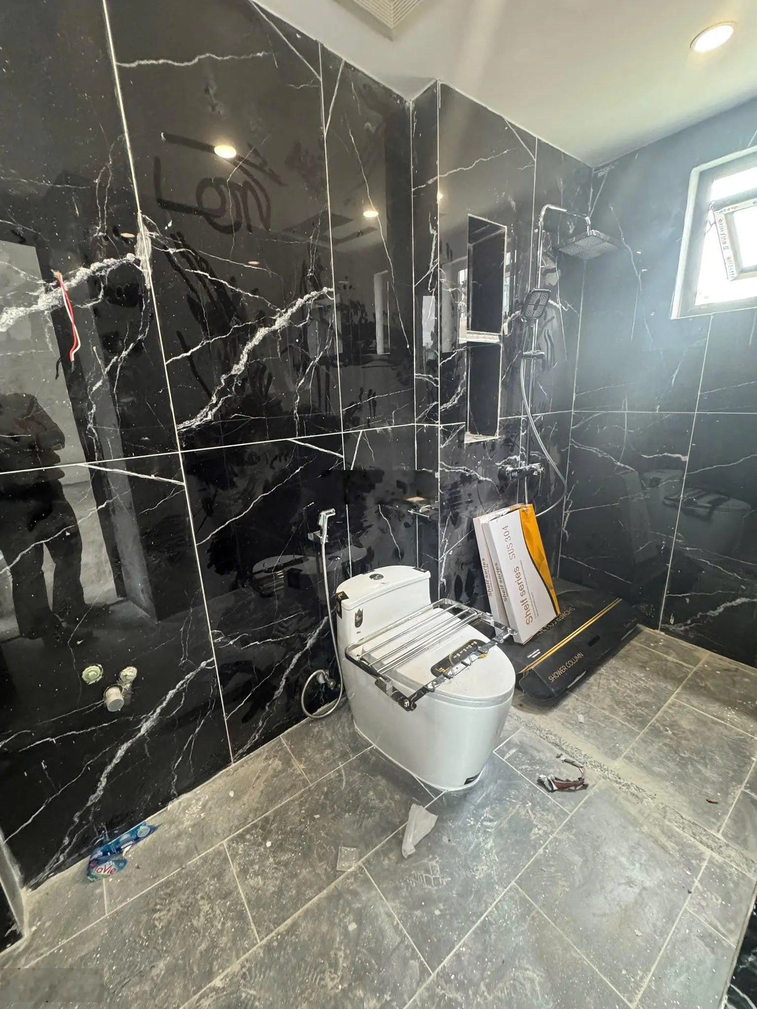 Chính chủ gửi bán nhà riêng Thạch Bàn cực đẹp 34m2 6 tầng thang máy oto đỗ cửa giá 7,85 tỷ.