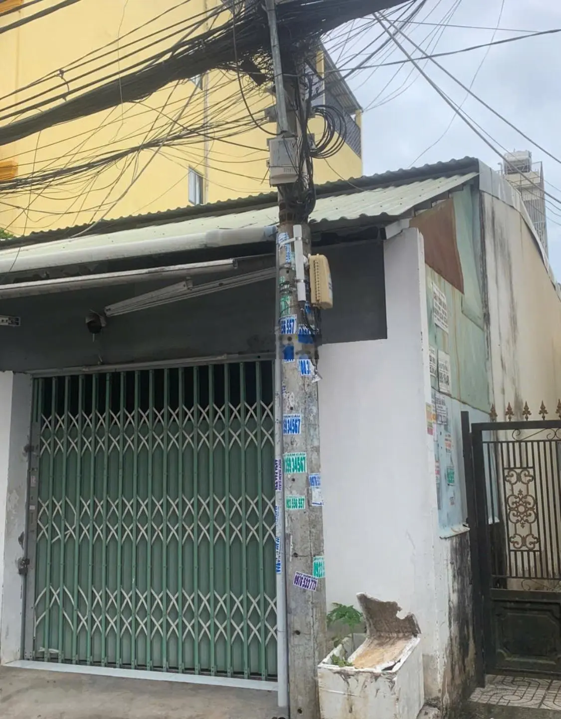 Cần bán nhà cấp 4 mặt tiền hẻm 77 Chuyên Dùng 4mx20m