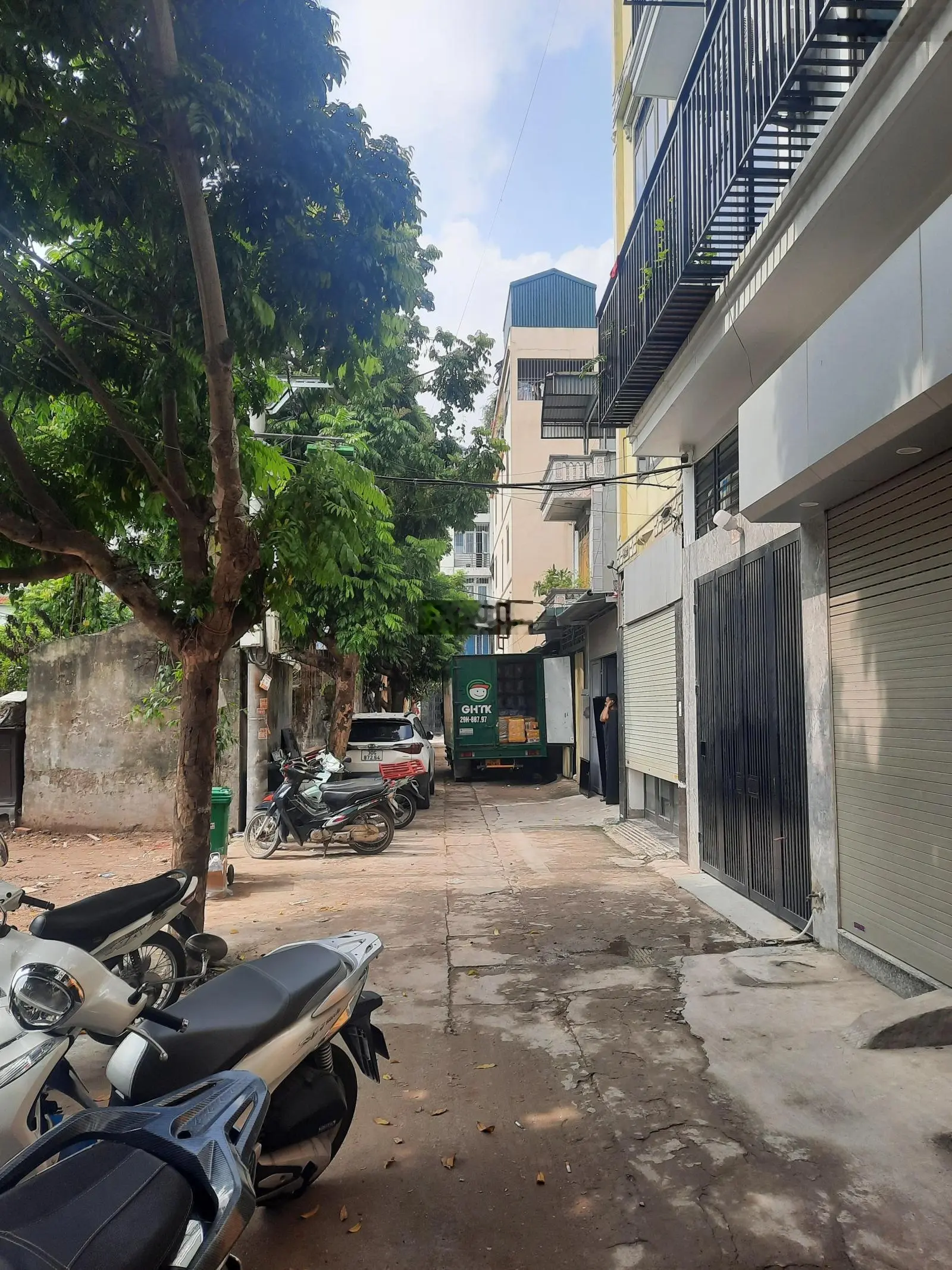 Bán căn hộ dịch vụ, phố Cầu Diễn-Nhổn, 70m2, 7 tầng thang, 17 phòng, dòng tiền 100tr/th, ô tô tránh