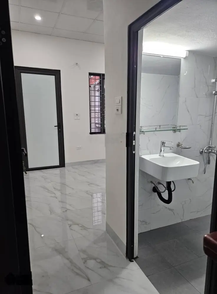 Siêu hot: Nhà mặt phố Phan Đình Giót 35m2, 3 tầng, mt 3,5m, ô tô tránh kinh doanh sầm uất 7,95 tỷ