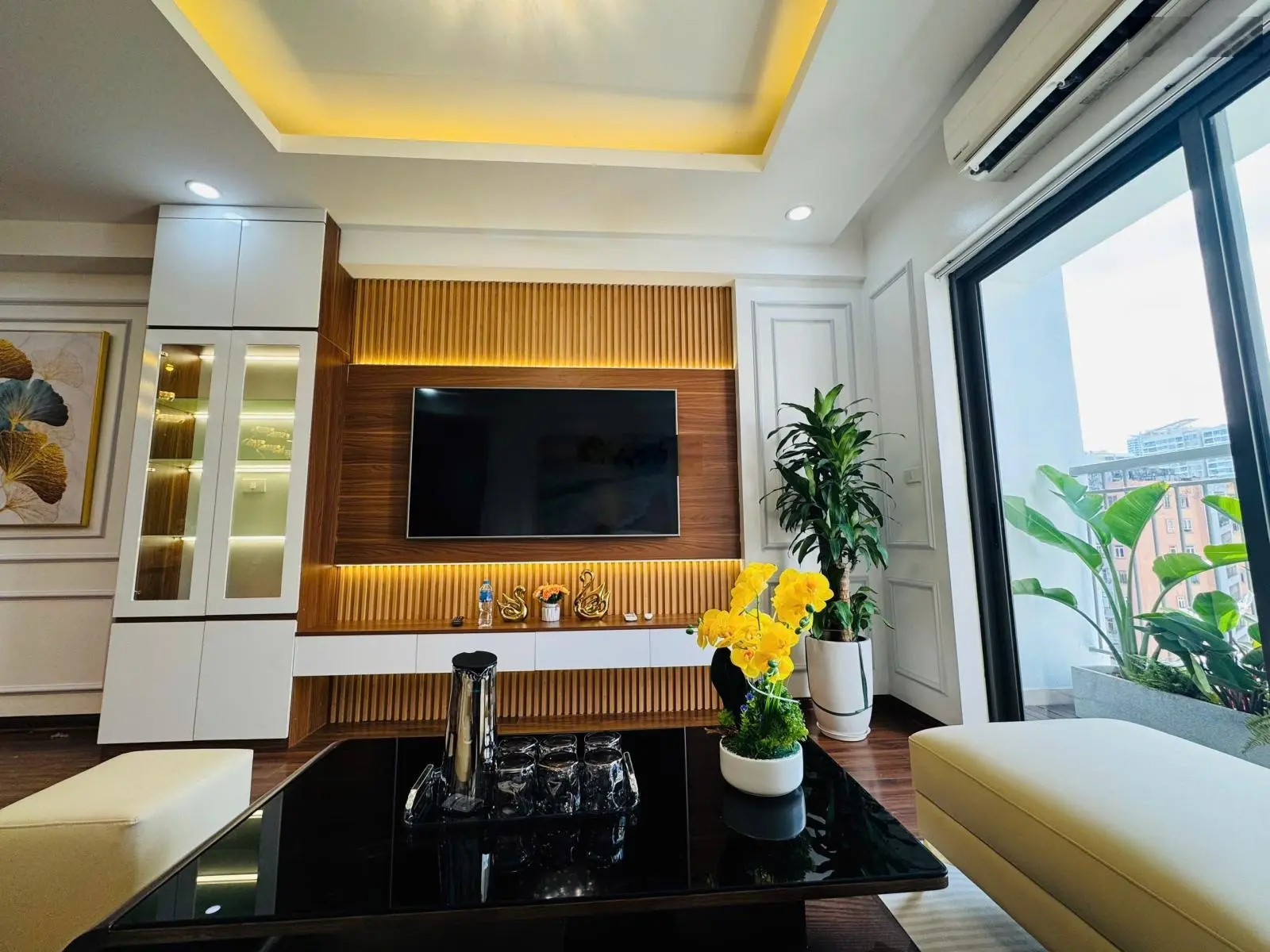 (Chính chủ) cần bán căn hộ tại Handiresco diện tích 98m2, 3PN 2WC, Cửa ĐN ban công TB full nội thất