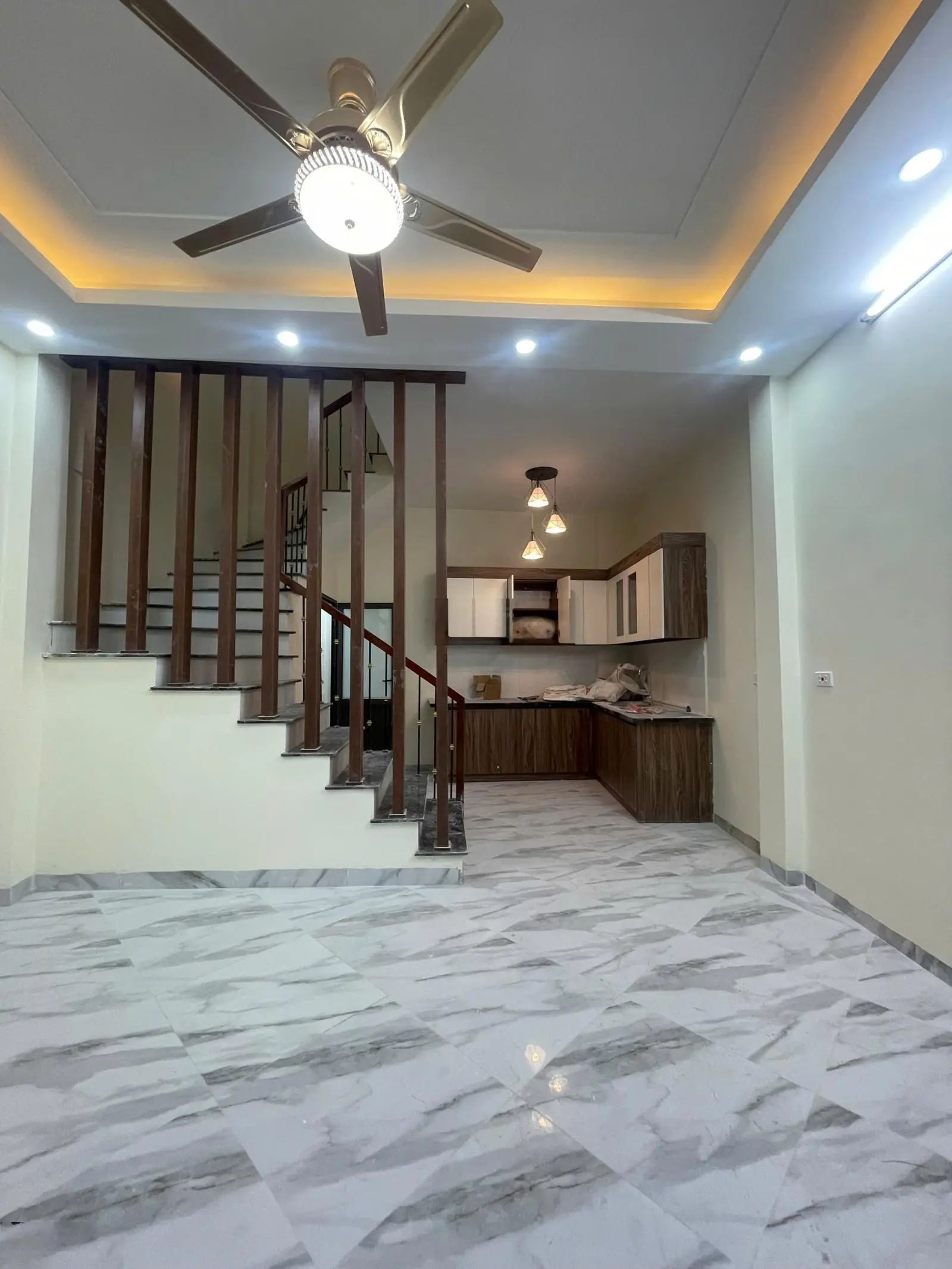 Đón tết 2025! nhà đẹp phụng châu, ô tô tới cửa. gần ubnd. dt 32m2, 4 tầng. giá 2.6 tỷ. vào ở ngay