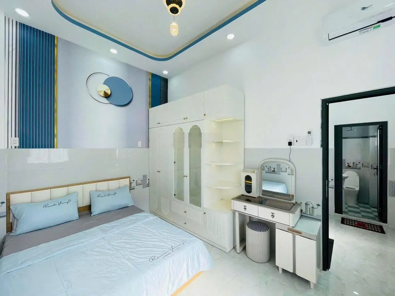 Bán nhà MT kinh doanh buôn bán chỉ 4 tỷ 350 - nhà 2 tầng đẹp tuyệt vời - hót rầm rộ đường 10 mét
