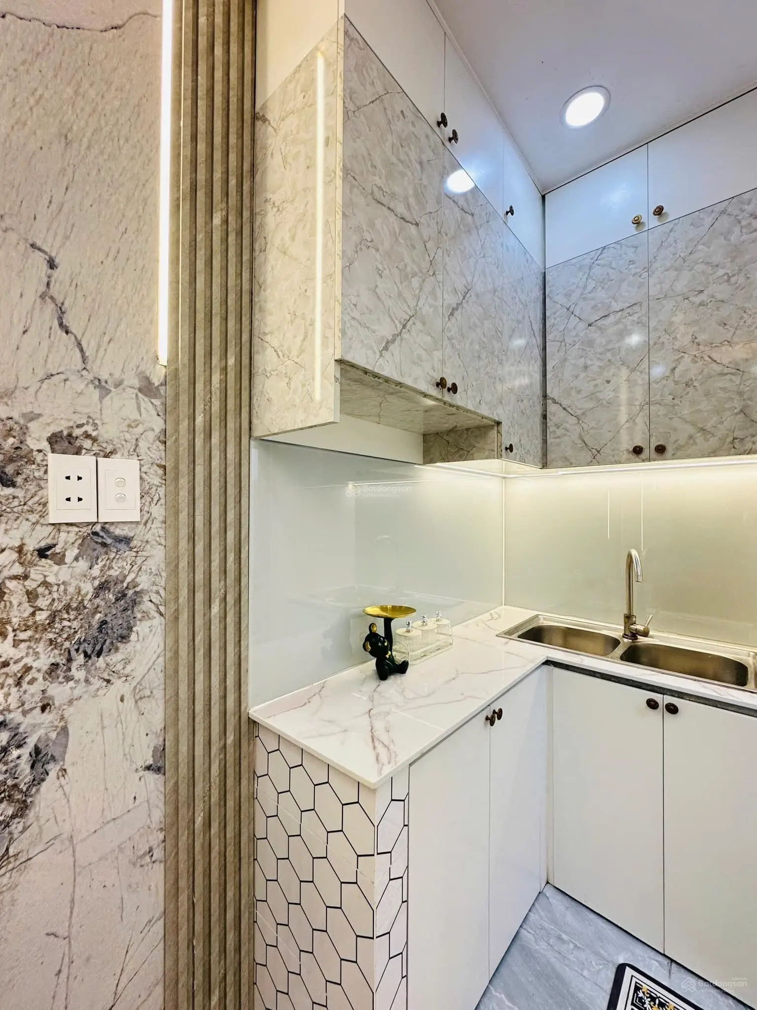 Bán gấp nhà đẹp giá rẻ ở trung tâm xã Bình Chánh đang cho thuê 8tr/tháng