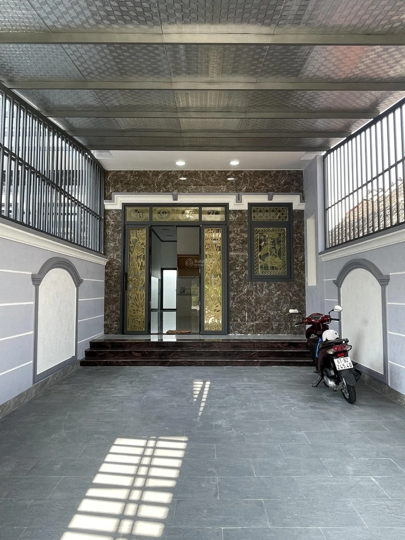 Bán nhà 1 trệt 1 lầu P. Định Hoà, Tp. Thủ Dầu Một mặt tiền Đx065. Giá 3Ty250