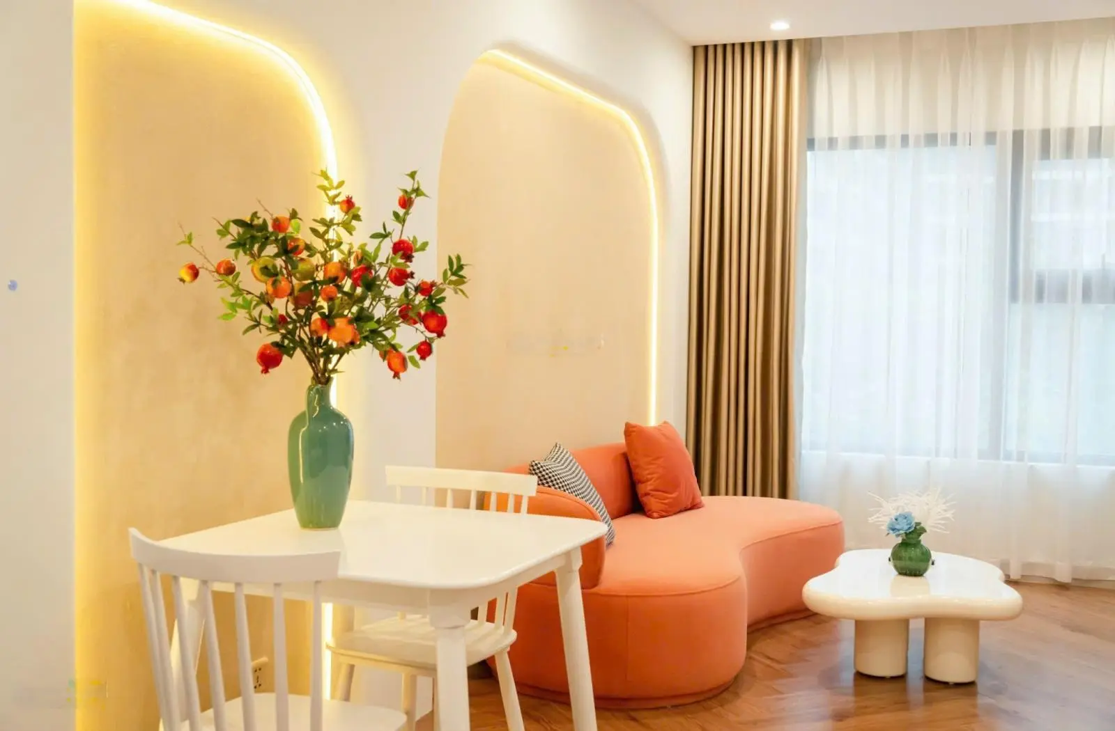 Chính chủ cần bán 1N 38m2 S1.08 Vinhomes Ocean Park full đồ đẹp như ảnh giá 2,1 tỷ bao phí