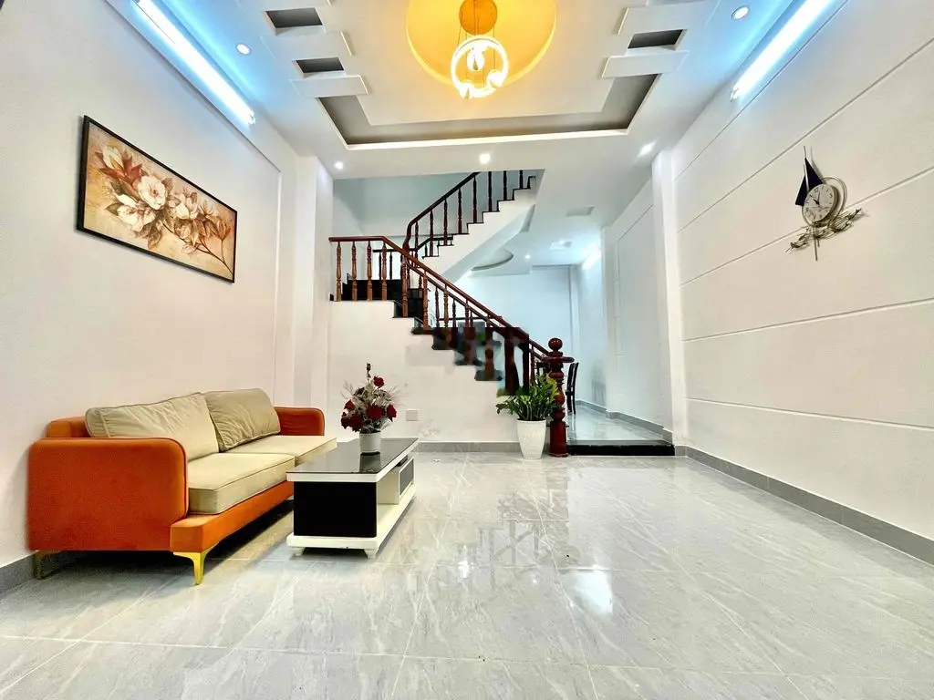 * Cần bán gấp nhà 1Trệt, 1Lầu ~54m2 (SHR). Giá 2Tỷ730 TL