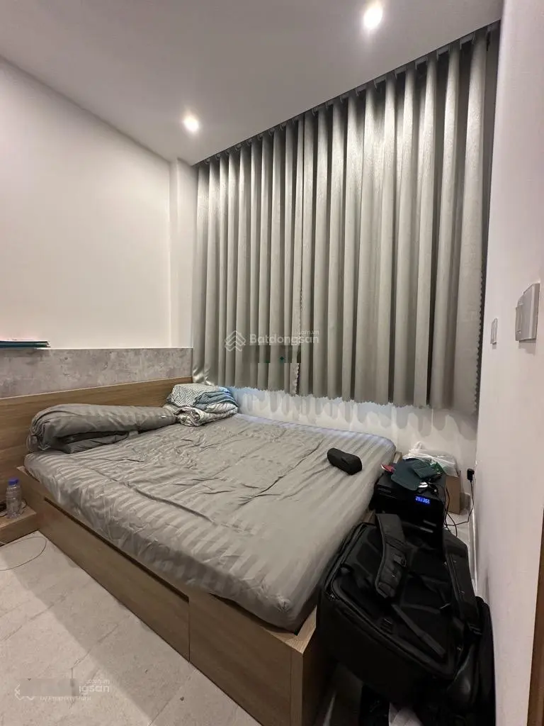 Nhà 2 mặt tiền hẻm 4m đường Bến Vân Đồn, mới xây full NT, 56.5m2, giá 10,7 tỷ