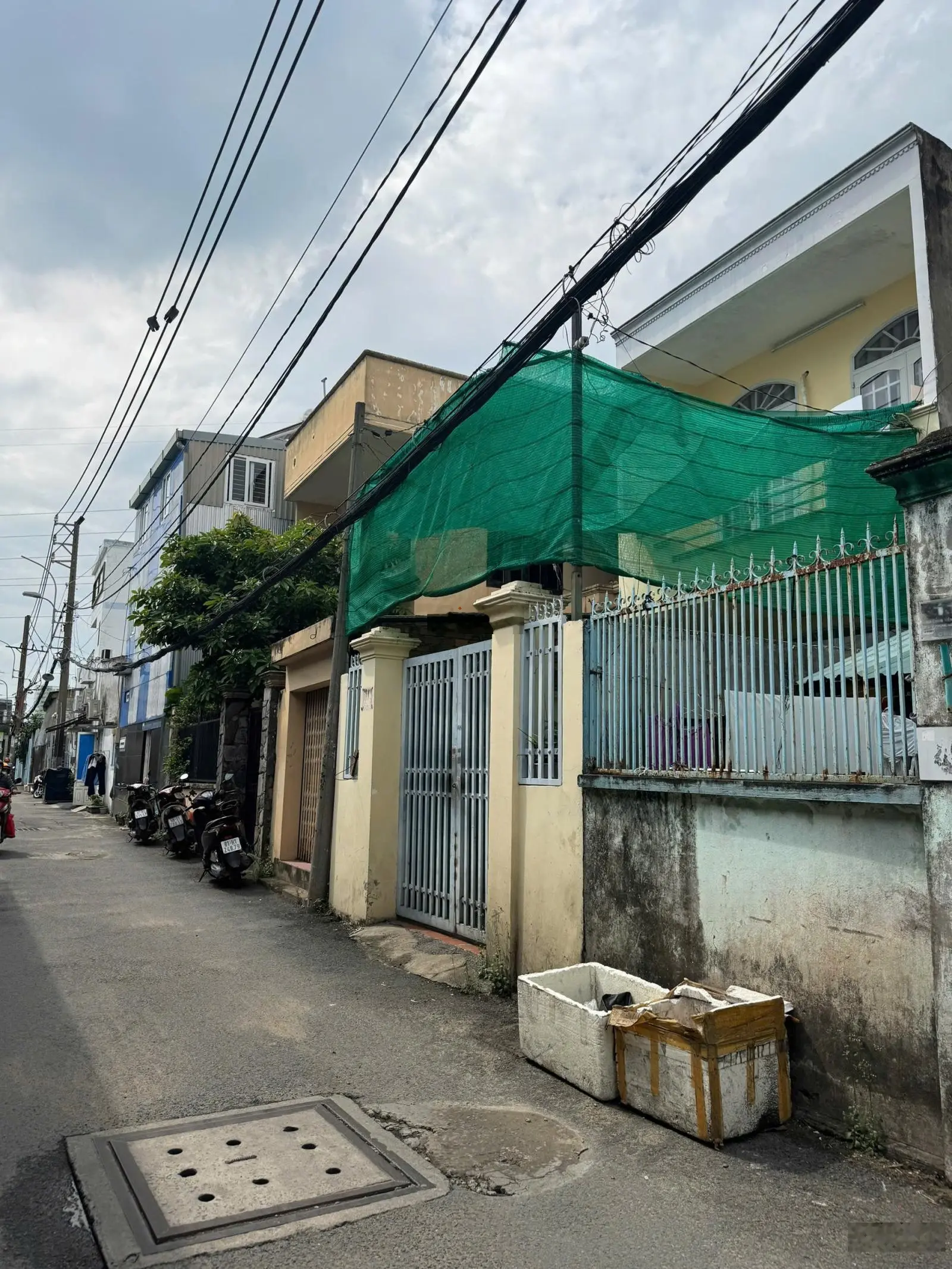 Giá tốt đầu tư - nhà ngay mặt tiền đường QH 12m. Ngay Đỗ Xuân Hợp trung tâm Q9