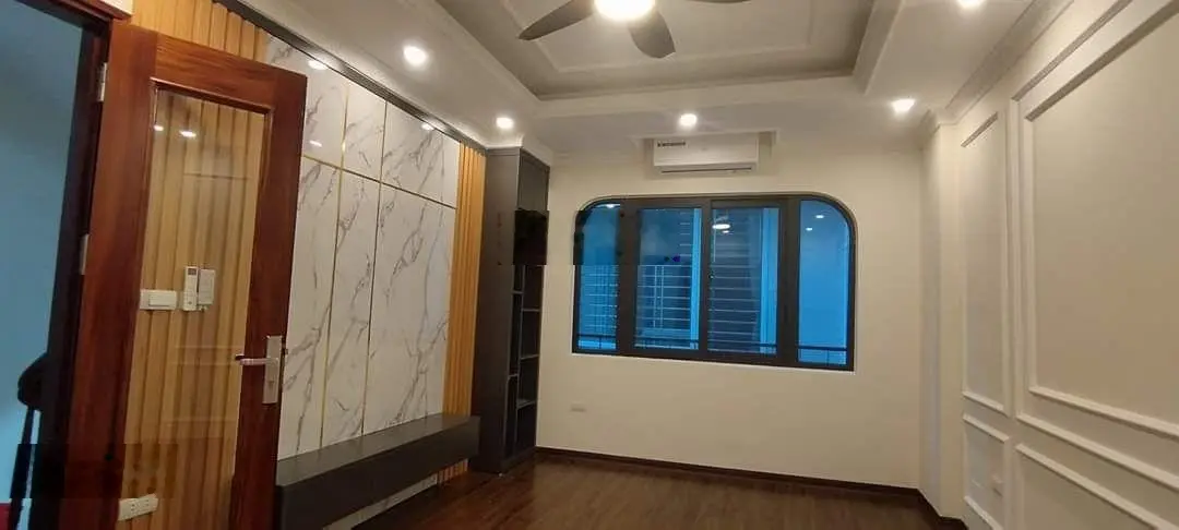 Bán gấp nhà siêu vip Quan Hoa phân lô dân xây 36m2 x 7 tầng, mặt tiền 6m thang máy ô tô vào nhà