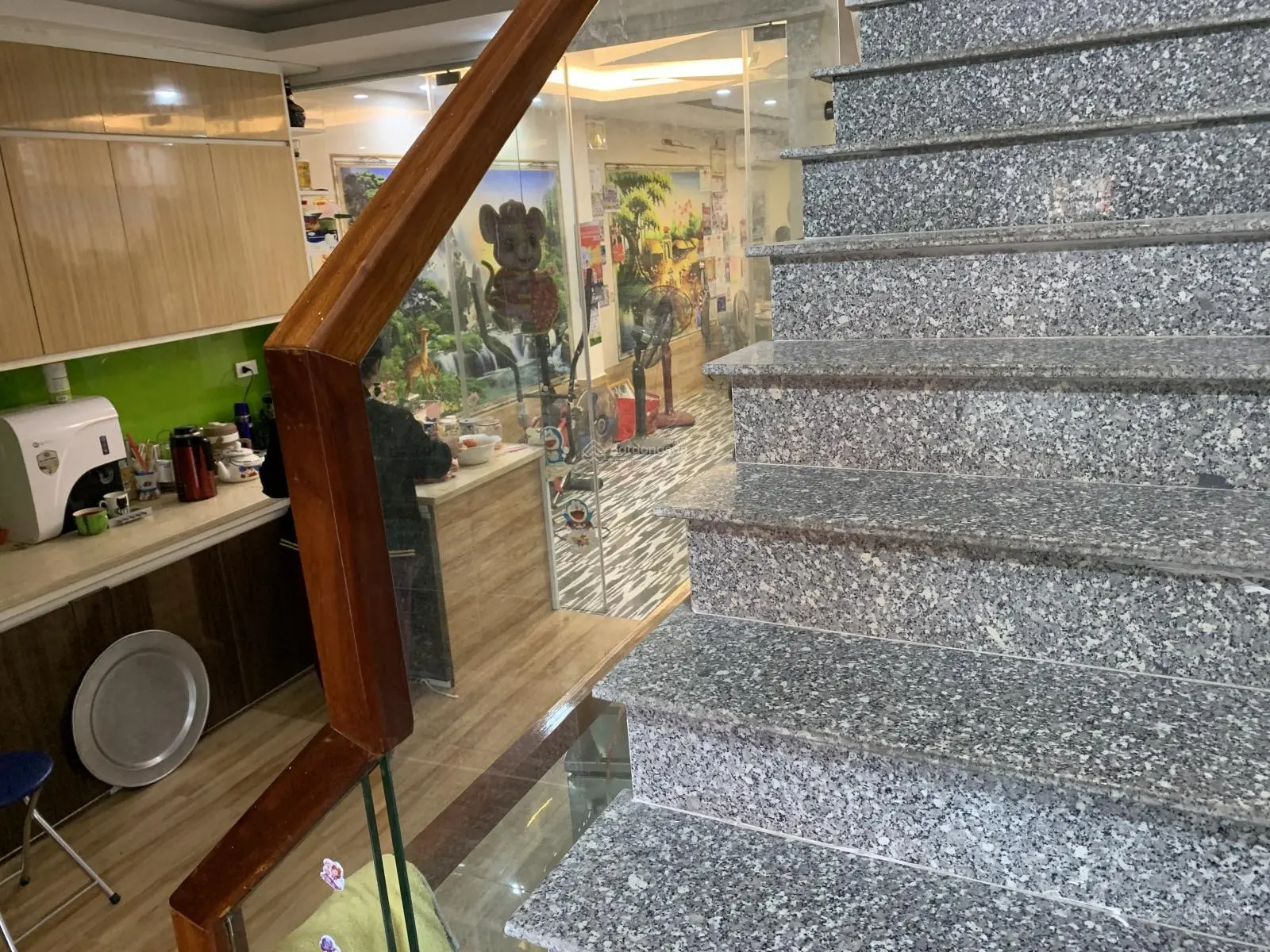 11 ty Nhà 5 tầng, gara oto rộng, 4 phòng ngủ 47m2, xây kiên cố