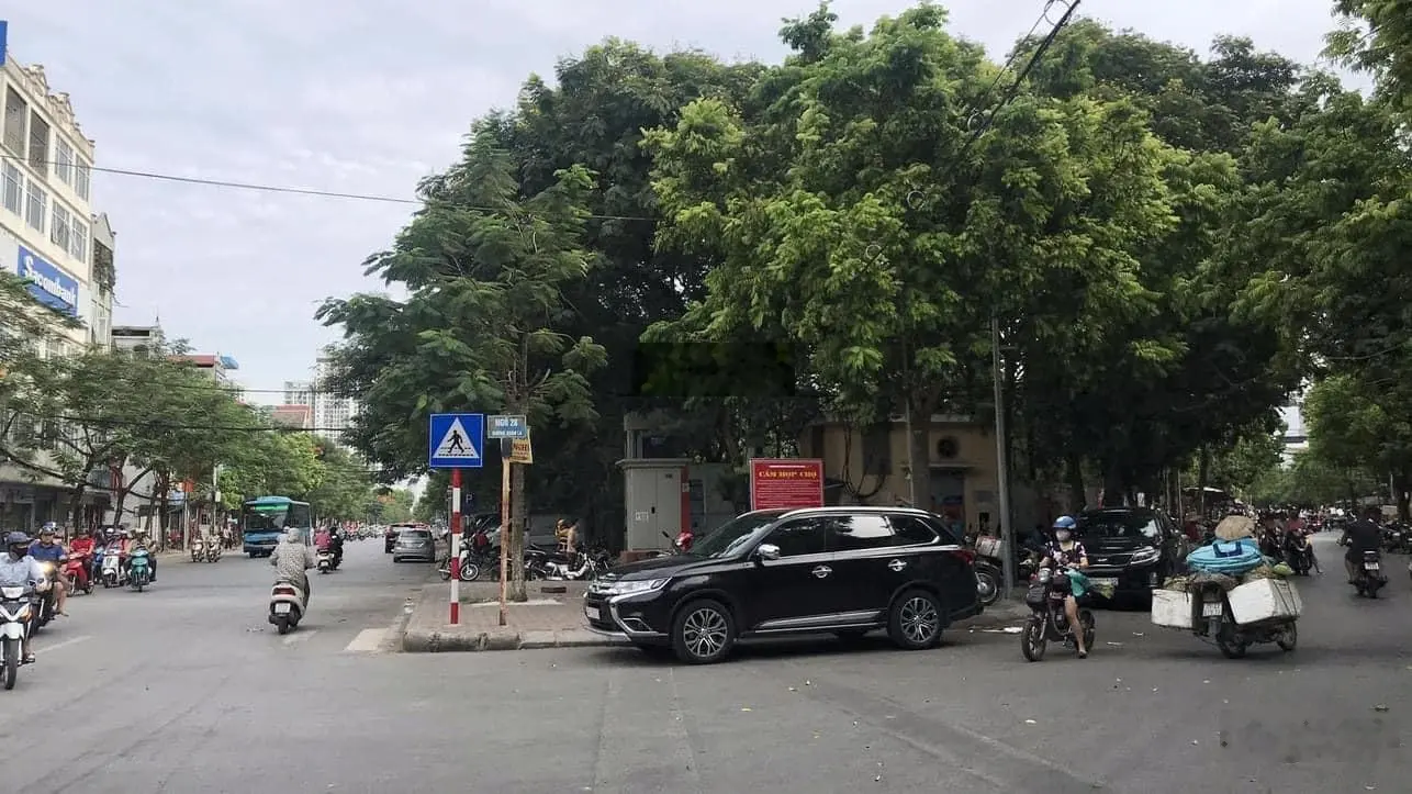 Cần Bán Nhà Cũ Xuân La - Lô Góc - Tải con vi vu - 71m2 x 3T - MT 5m - Ngõ thông muôn ngả