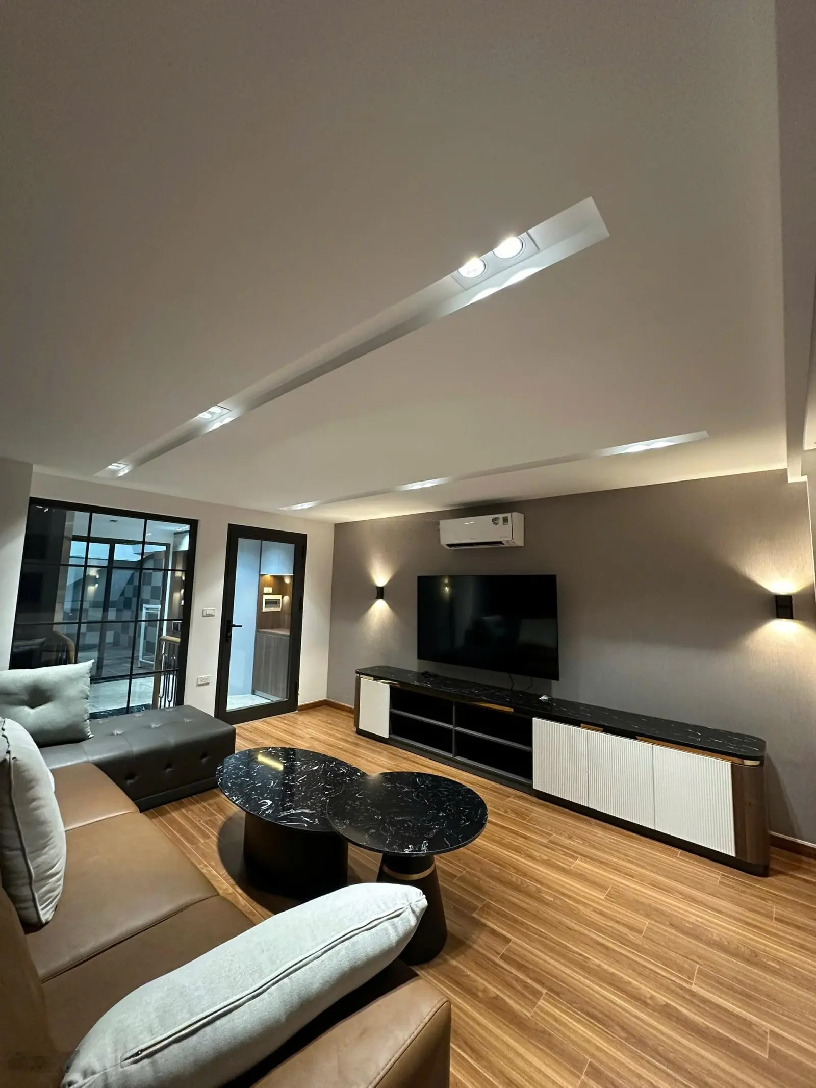 Cọ Xanh 8 - Vinhomes Ocean Park 2, 10.2 tỷ, 52m2 có thang máy full đồ
