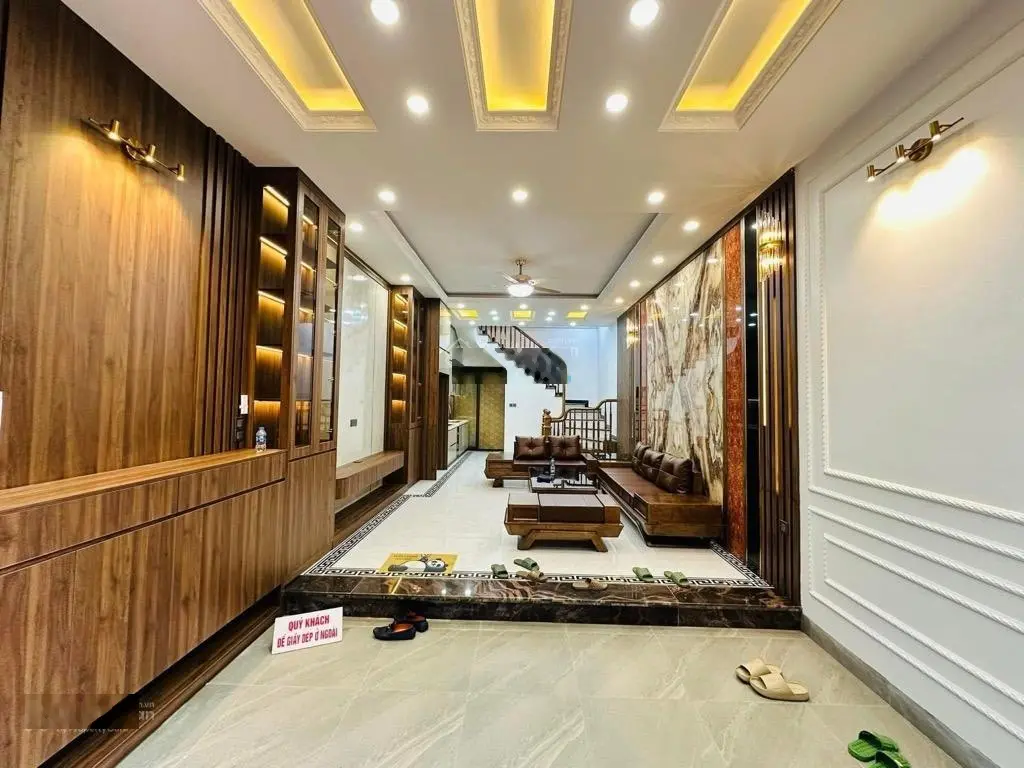 Nhà đẹp việt hưng long biên, lô góc, gara ôtô, thang máy - dt 45m nhỉnh 9 tỷ