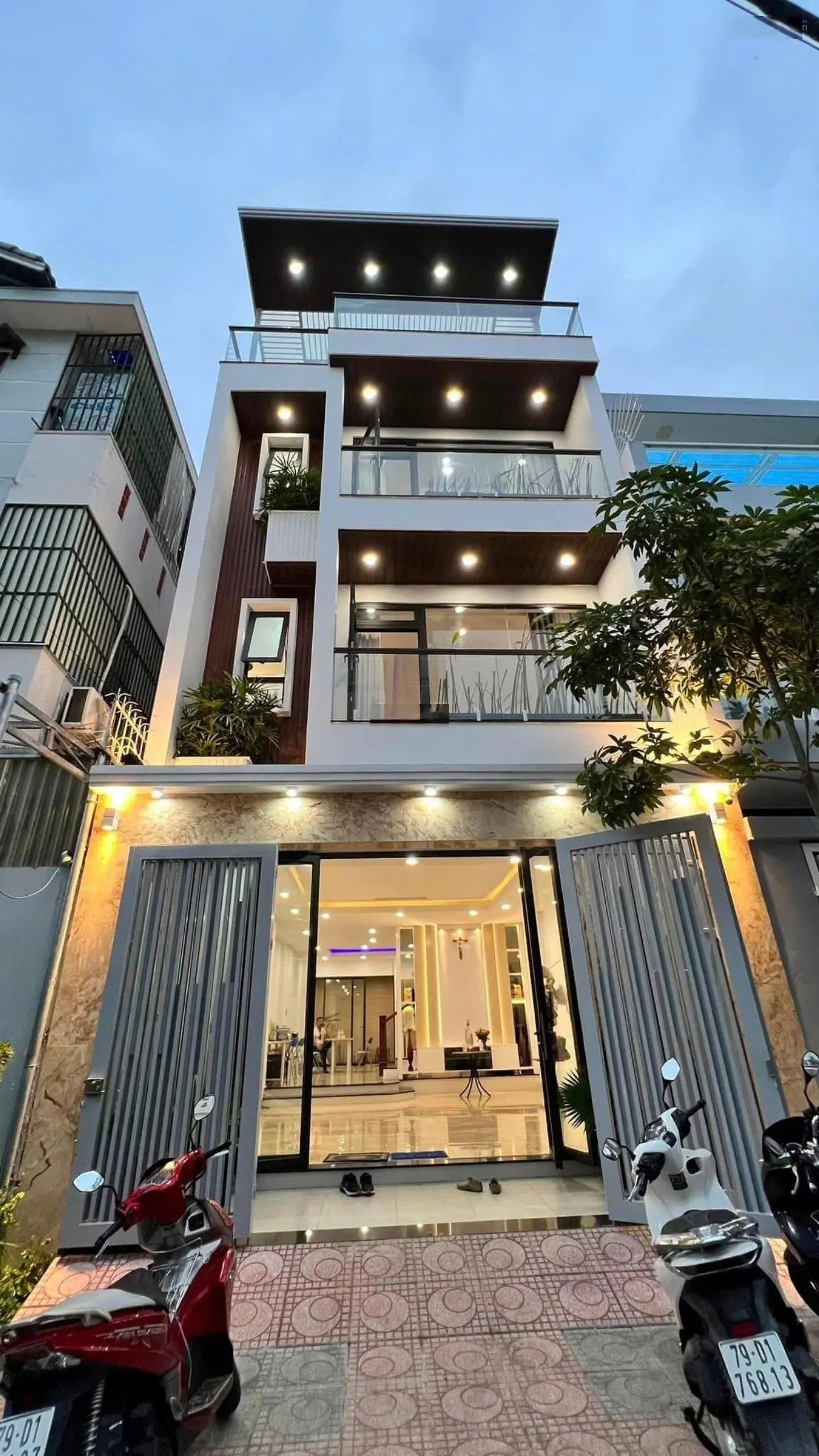 Bán nhà 4 tầng đường P1 ( Đặng Vũ Hiệp) , KĐT Vĩnh Điềm Trung, Nha Trang giá giảm chỉ còn 8 tỷ!