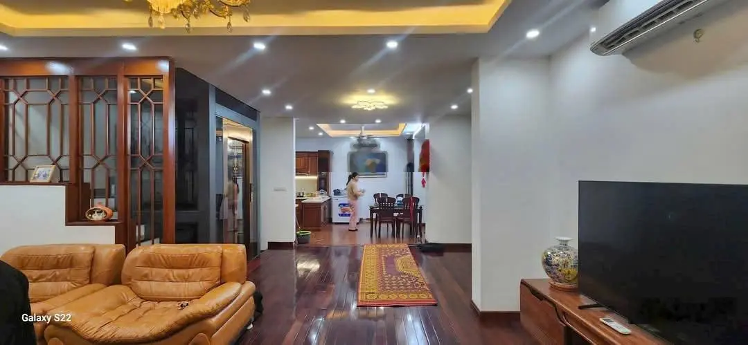 Đẹp hiếm thấy! Bán nhà Trung Kính, phân lô, ô tô tránh, 2 thoáng, nội thất 3 tỷ, dân xây, 78m2, 6T