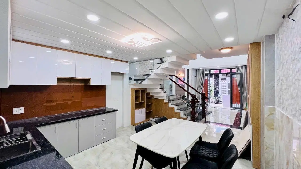 Tôi cần bán gấp căn nhà Nghĩa Phát, Tân Bình giá 3tỷ3/46,5m2. Đủ nội thất, Sổ hoàn công 1trệt2lầu