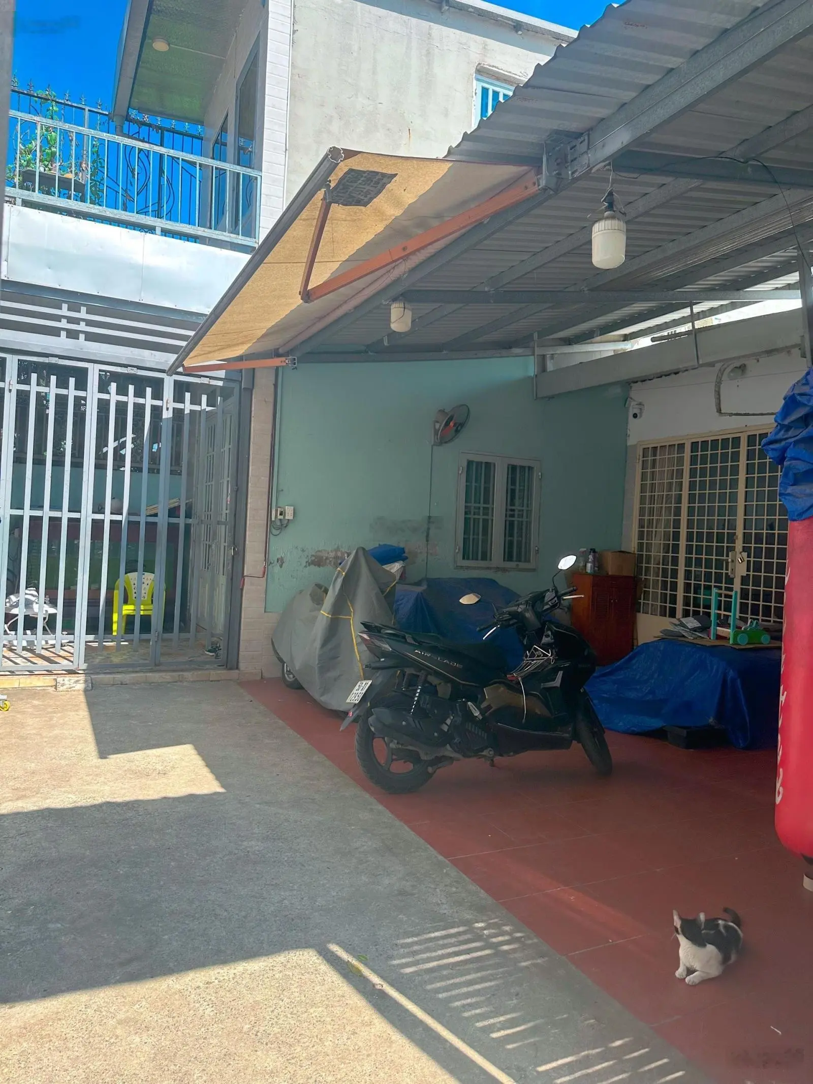 Cần bán nhà chính chủ - đường 898, phường Phú Hữu - diện tích lớn - giá tốt