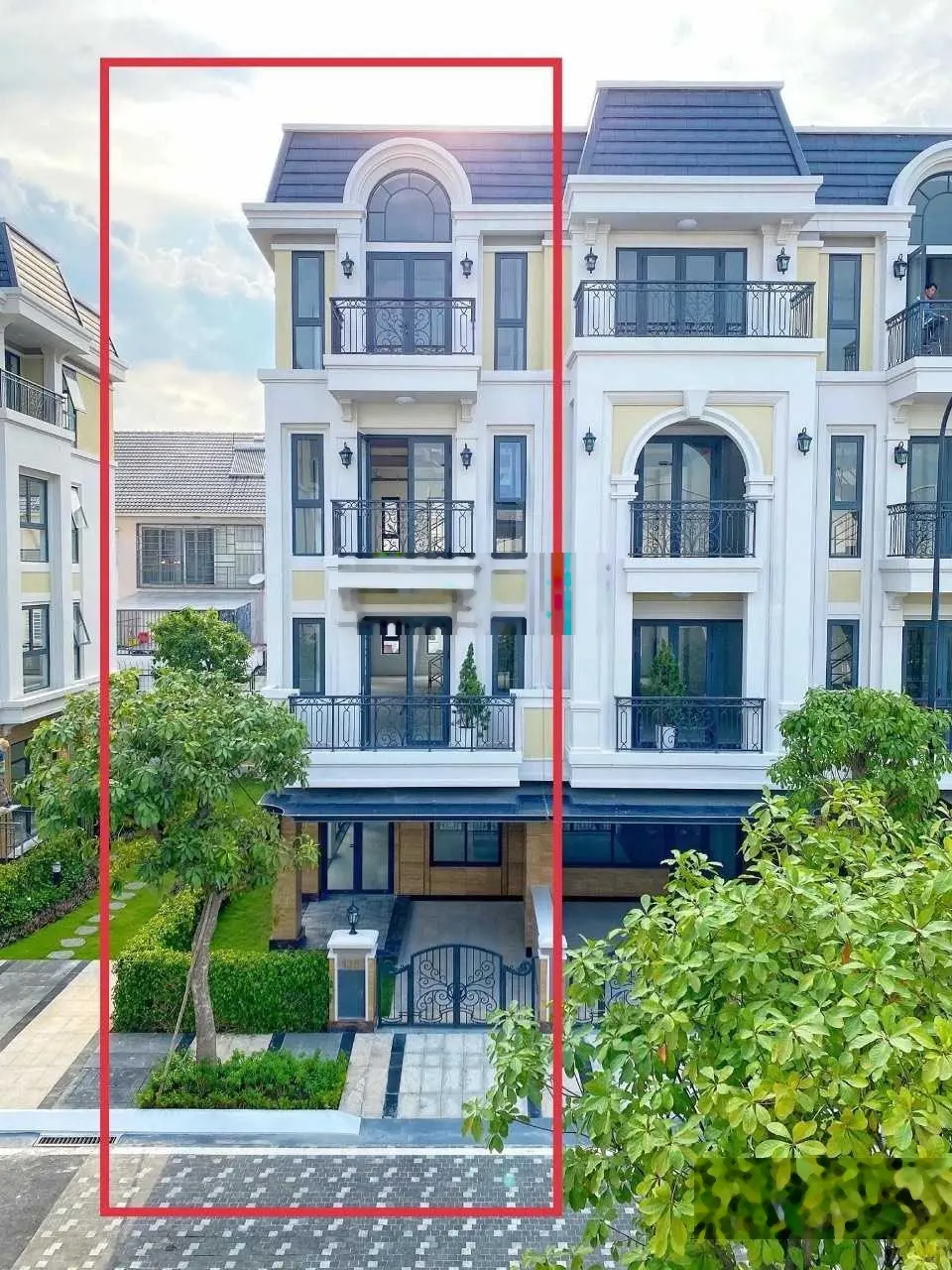 Cần bán nhà phố 2 mặt tiền H07 The Classia Khang Điền