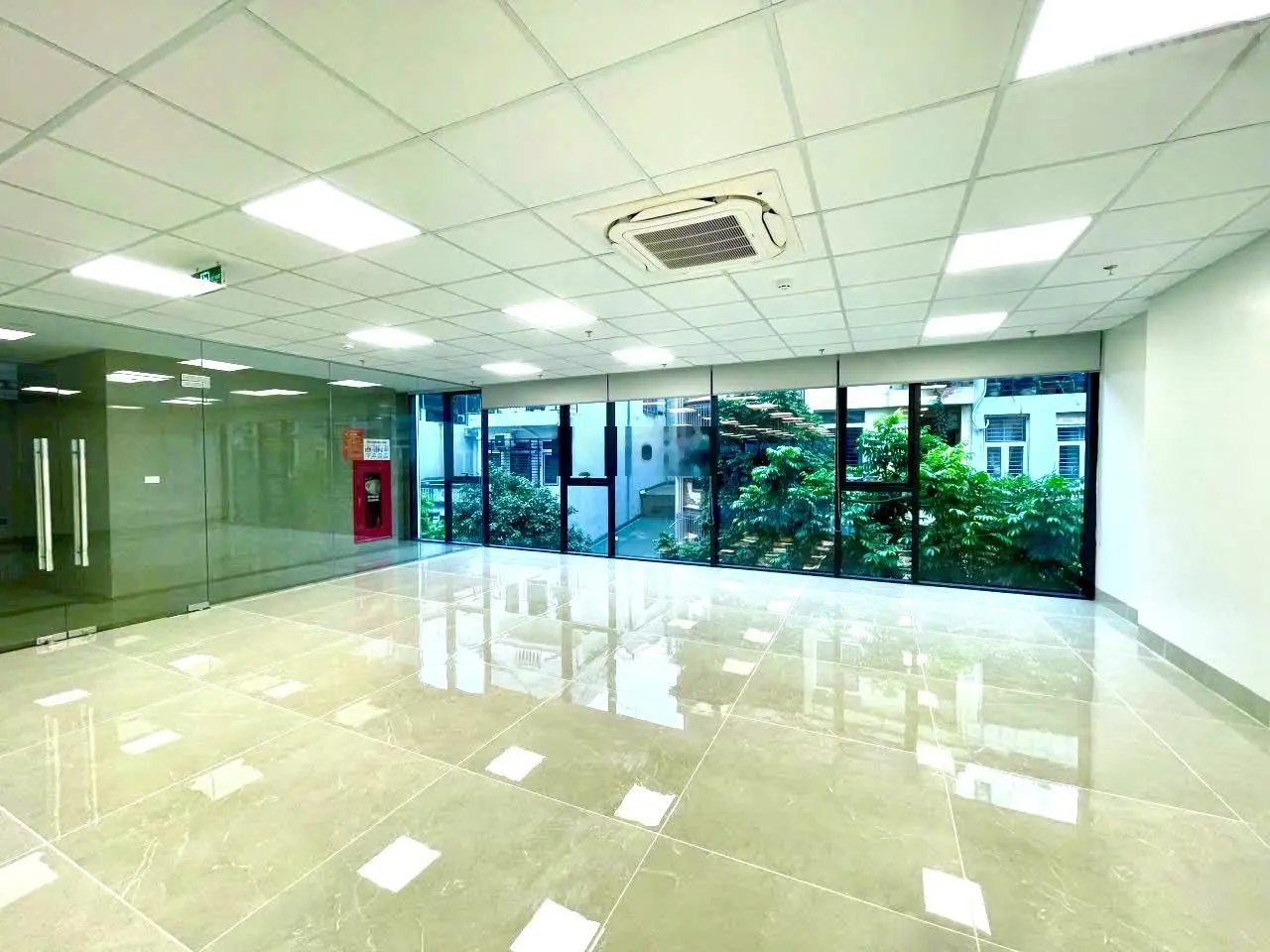 Bán nhà mặt phố giá chỉ 300 triệu VND tại Cầu Giấy, Hà Nội