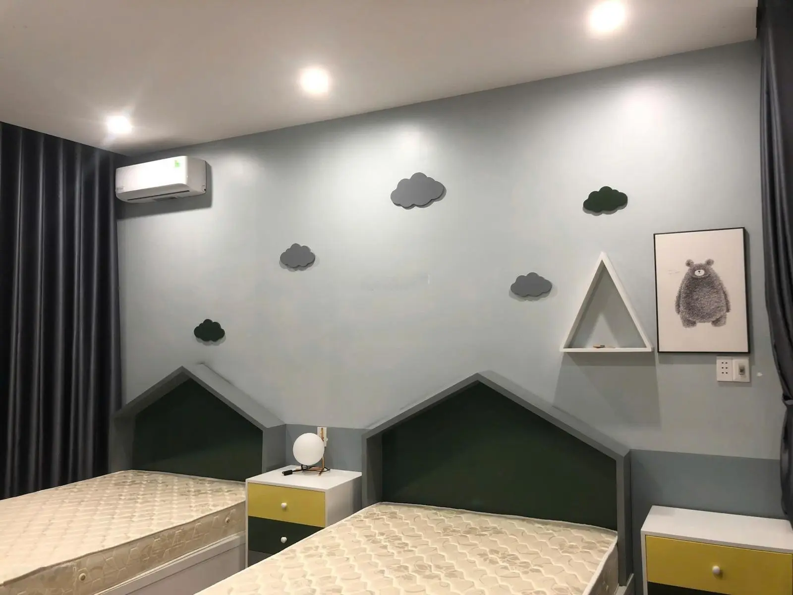 Bán nhà đẹp 3 tầng full nội thất đẹp khu Nam Việt Á giai đoạn 1 gần sông, sát ĐSQ Trung Quốc