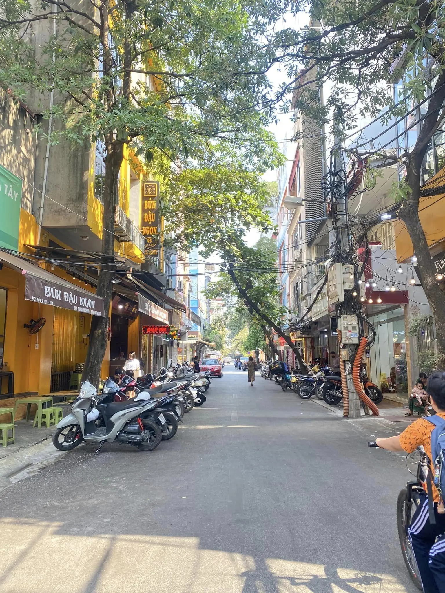 Bán đất lô góc Hoàng Hoa Thám, 56m, MT 5.6m, sát phố, cách ô tô 5m, giá chỉ 9.2 tỷ!