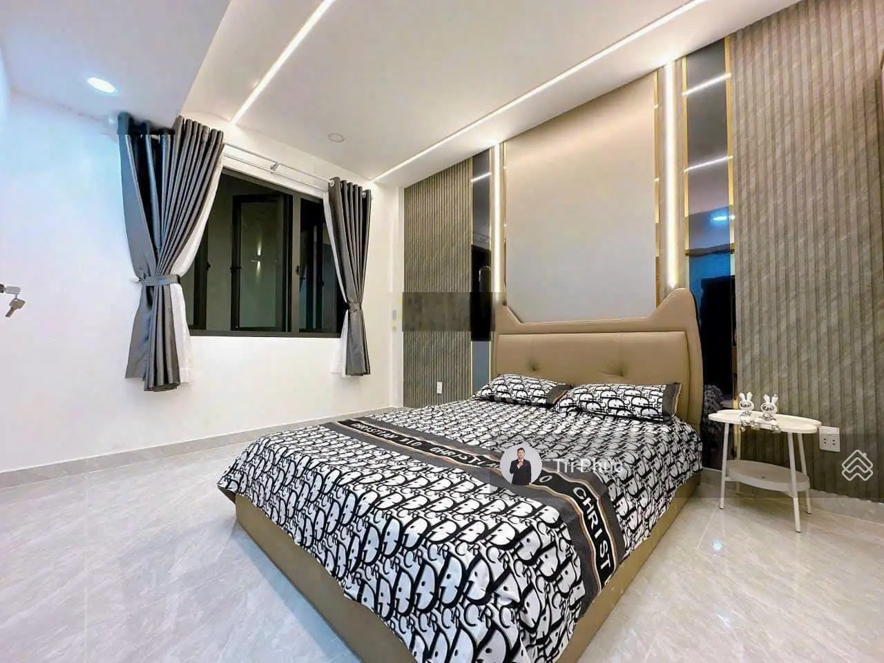 Hiếm - nhỉnh 5tỷ có nhà DT thực tế gần 40m2, 3PN, hẻm xe hơi khu đường Hoa Phan Xích Long Phú Nhuận