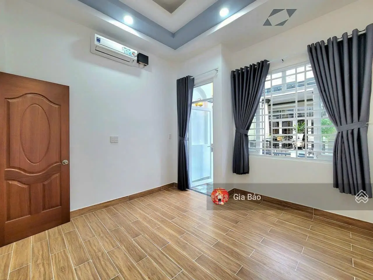 Cần bán gấp căn nhà 60m2 giá 3tỷ550 triệu đường Nguyễn Xí quận Bình Thạnh. Đang cho thuê 16tr/tháng