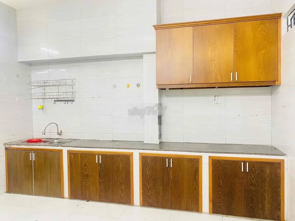 Nhà 2 tầng đường ô tô trần cao vân vào tận nhà, gần hà huy tập