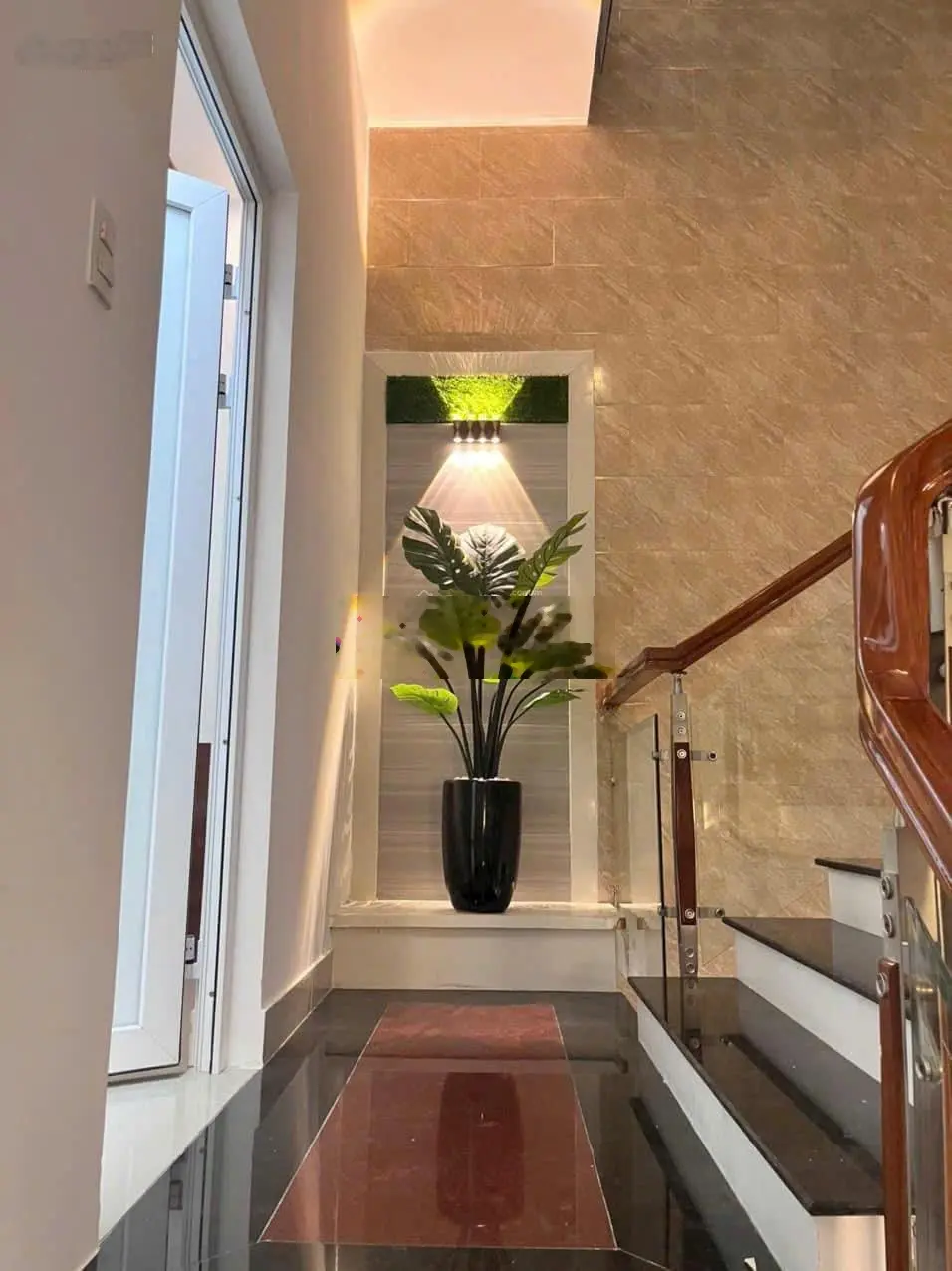 BÁN NHÀ ĐẸP MT 4 TẦNG 4 PHÒNG NGỦ MT ĐƯỜNG BÀU NĂNG 5 CHỈ CẦN XÁCH VALY VÀO Ở
