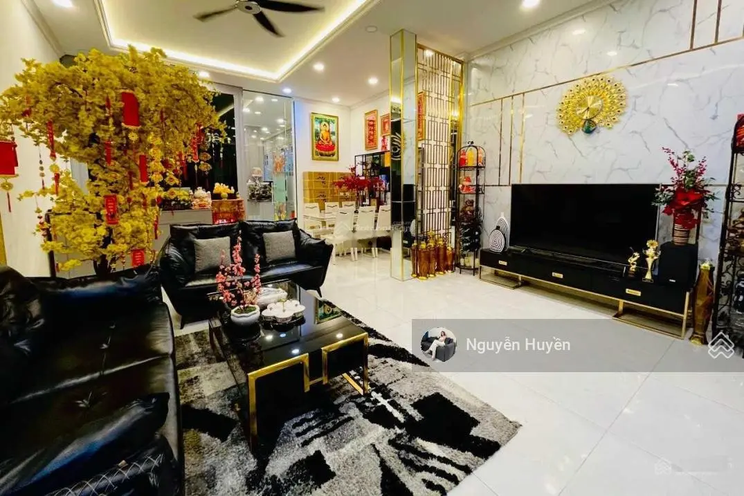 Giá nào cũng bán - nhà 3 tầng - HXH - hẻm Hoàng Diệu 2 - gần XLNH - gần 100m2 giá 7. X tỷ