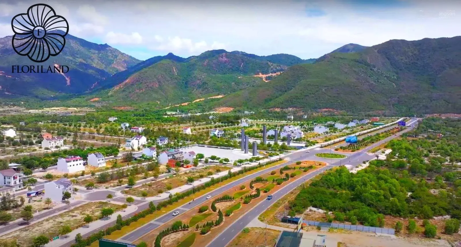 Bán cặp nền khách sạn Golden Bay mặt tiền đại lộ Nguyễn Tất Thành diện tích 750m2 giá 64 triệu/m2