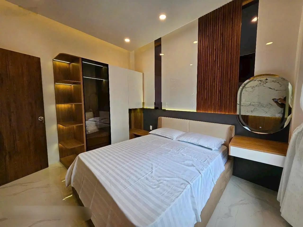 Căn Gốc 1 Trệt 1 Lầu Với Tổng Diện Tích 141m2 (8x18) Thổ Cư-Sổ Hồng Có Nội Thất Bên Trong