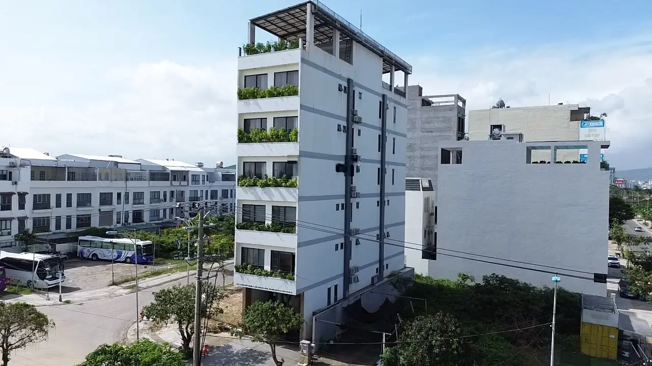 Bán toà căn hộ ven Sông Hàn, nằm ngay quần thể du lịch DaNang Downtown. Doanh thu 100triệu/ tháng