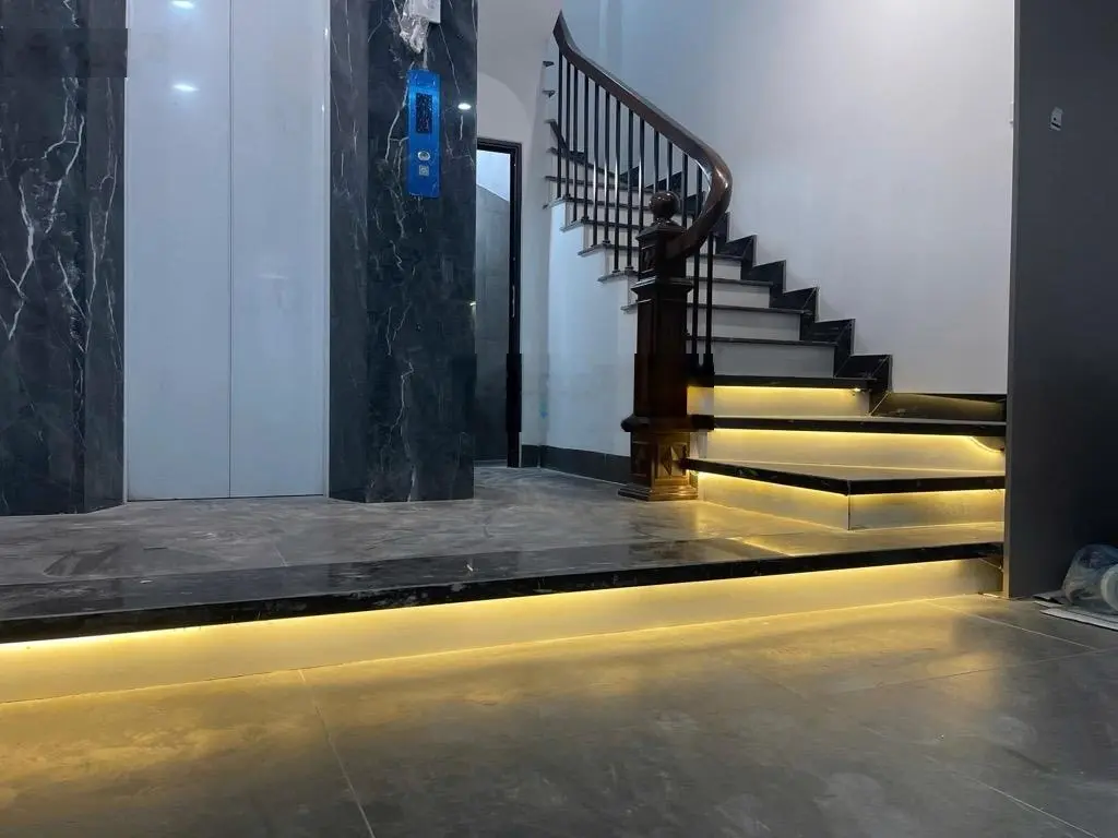 Bán nhà 19C Tứ Liên - Tây Hồ 56m2, 6 tầng thang máy, 12,7 tỷ có thương lượng (miễn môi giới)