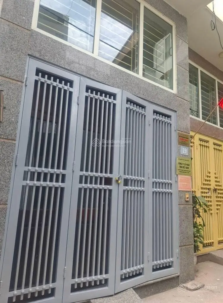 Hiếm kim giang thanh trì hoàng mai hà nội 43m2 5 tầng MT 3.2m2 giá 7.65 tỷ nhà mới đẹp