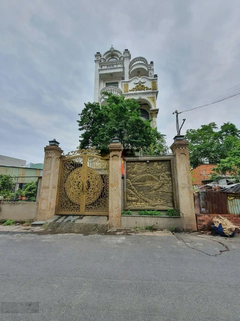 Biệt thự tân cổ điển gần chợ Dĩ An 1 và làng đại học quốc gia p. Đông Hòa BigC Go Tp. Dĩ An
