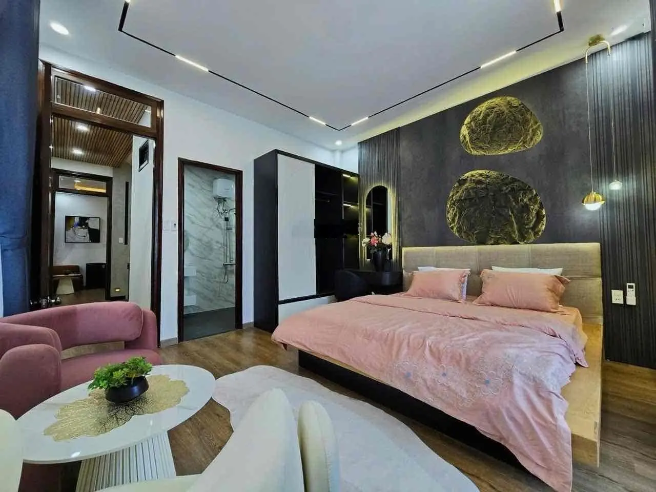 Đặng Huy Trứ, villa 3 tầng 210m2 sát biển. Giá 1x tỷ