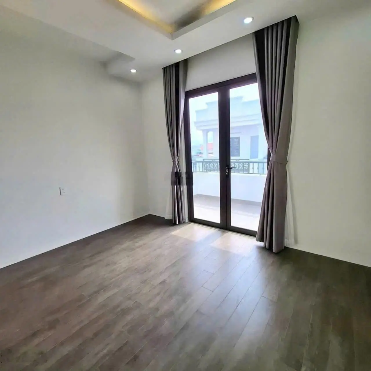 Nhà đẹp lung linh - sân cổng riêng để ô.tô - tuyến 2 ngõ thẳng Thiên Lôi