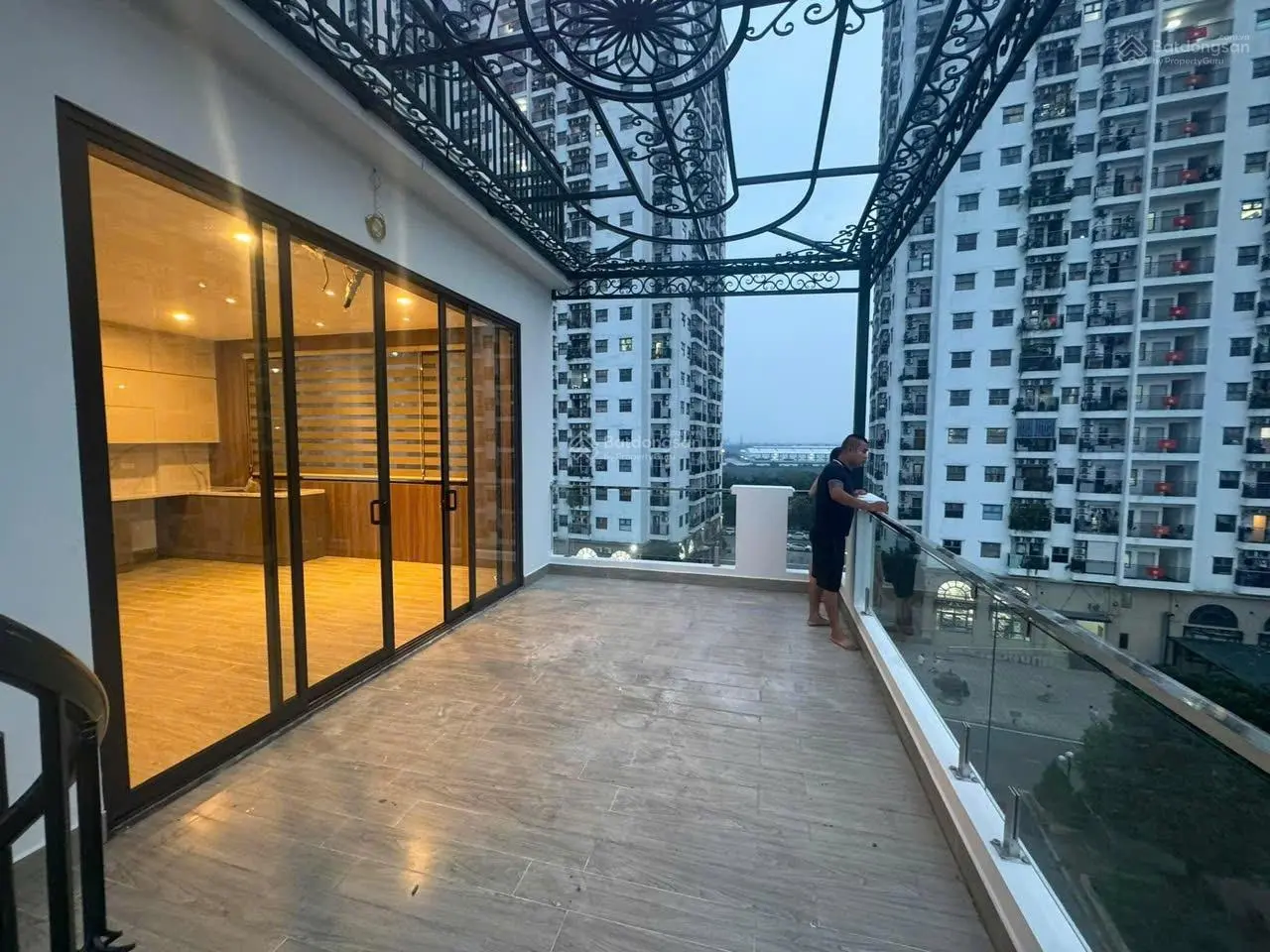 Bán nhà Phúc Lợi căn góc 51m2 x 6 tầng x 6m MT, thang máy, ngõ ô tô tránh nhau, kinh doanh