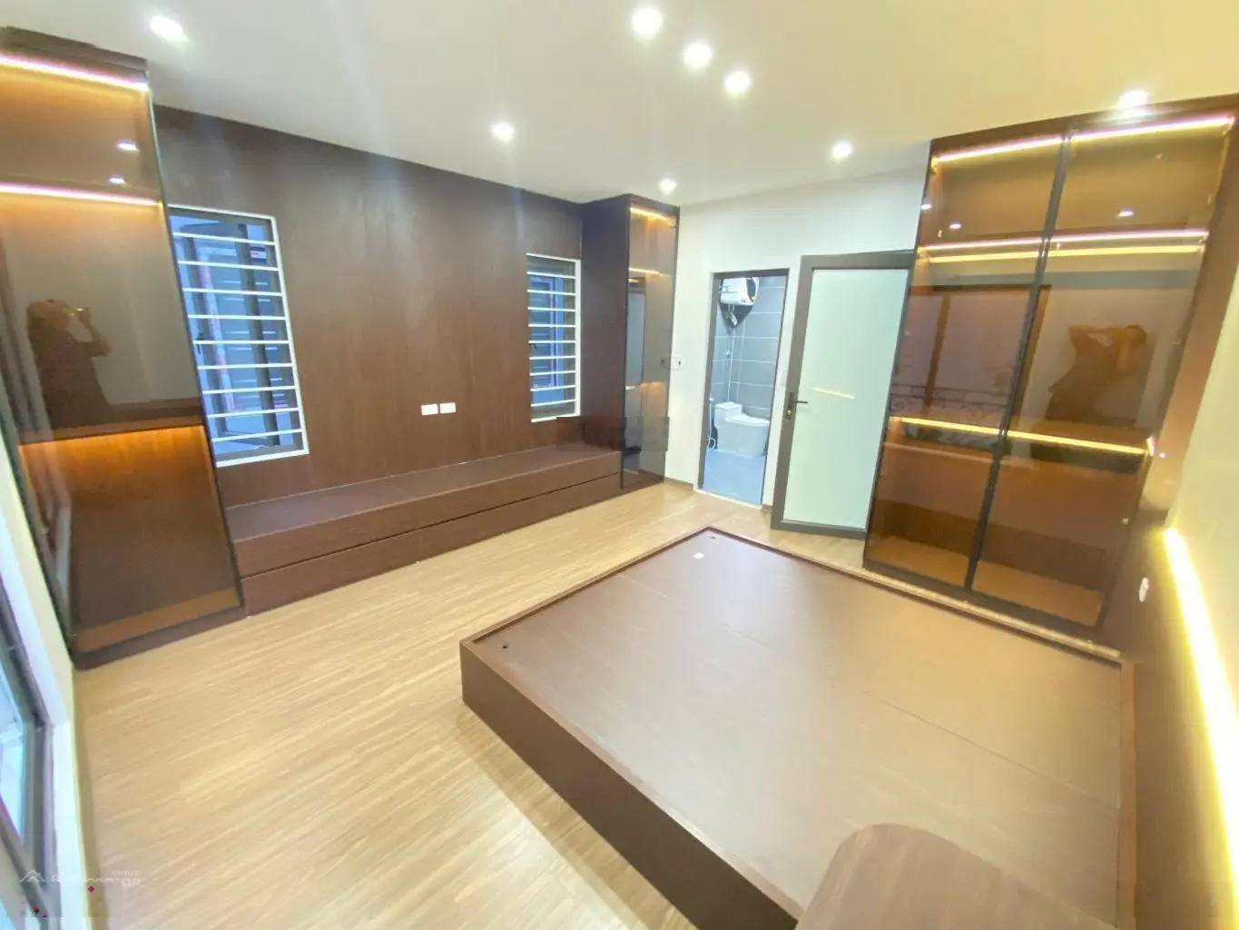 Duy nhất 1 căn Ngay Aeon Thạch Bàn 34m2 x 5T Lô Góc Full nội thất xịn xò 3 bước chân ra Mặt Phố TB