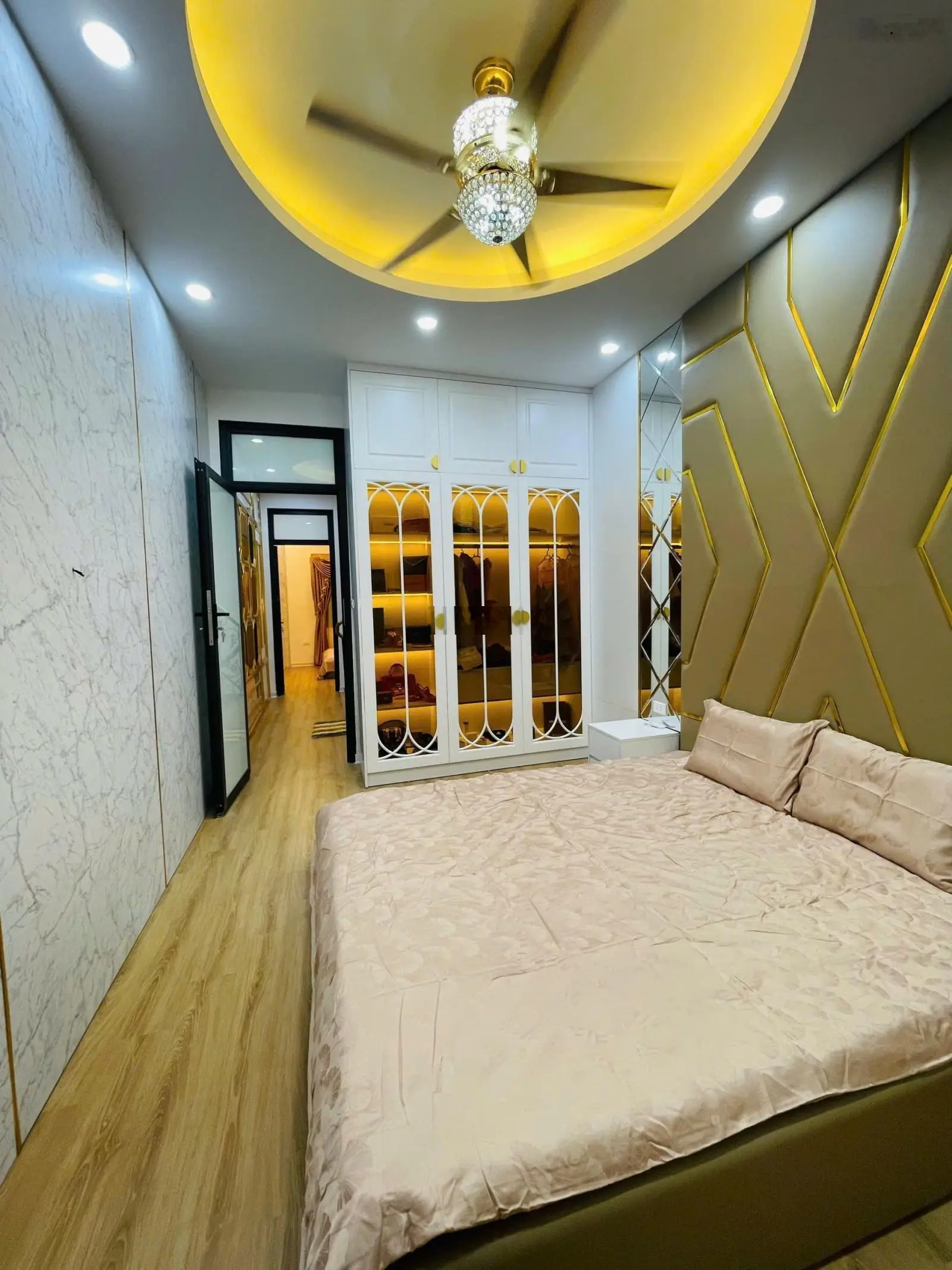 Giá đầu tư, bán nhà Mỹ Đình, gần 6 tỷ có nhà 36m2, 4pn, mặt ngõ ô tô, kinh doanh.